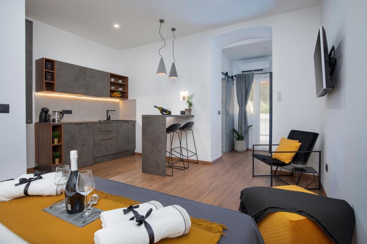 Deluxe Rooms And Apartments Korzo Pula Zewnętrze zdjęcie
